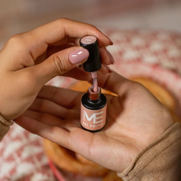 260 ME LOVE AND LODGE GEL POLISH - Image 3