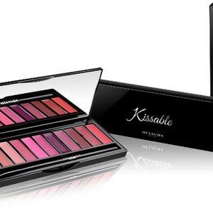PALETTE KISSABLE 12LIPSTICKS & LIP BRUSH